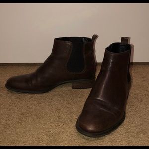 NINE WEST SIZE 8 CHELSEA BOOTS